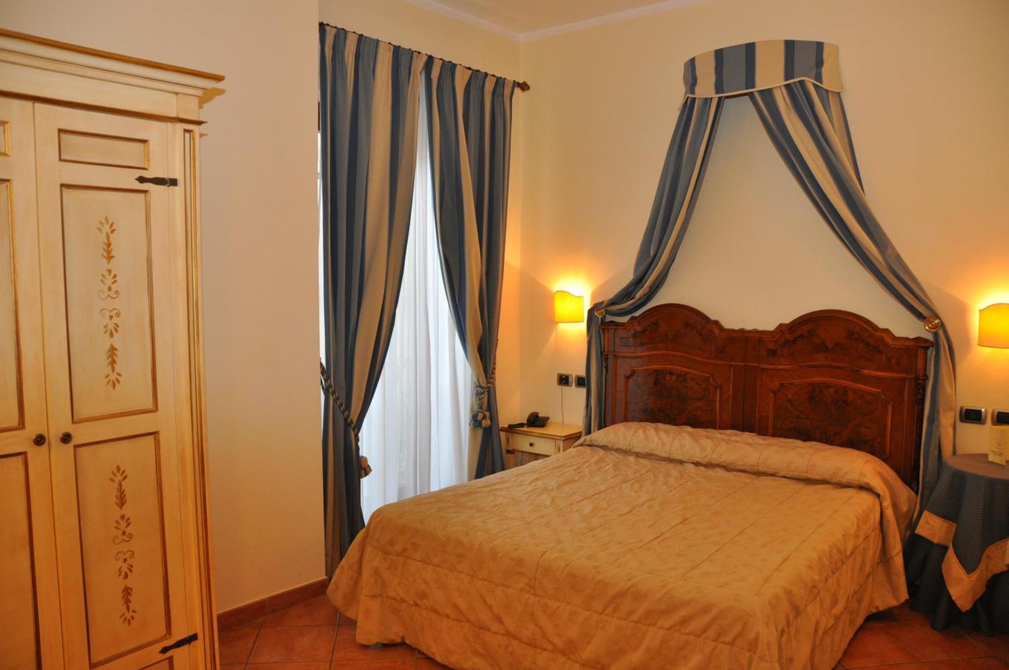 Hotel Urbano V 몬테피아스콘 외부 사진