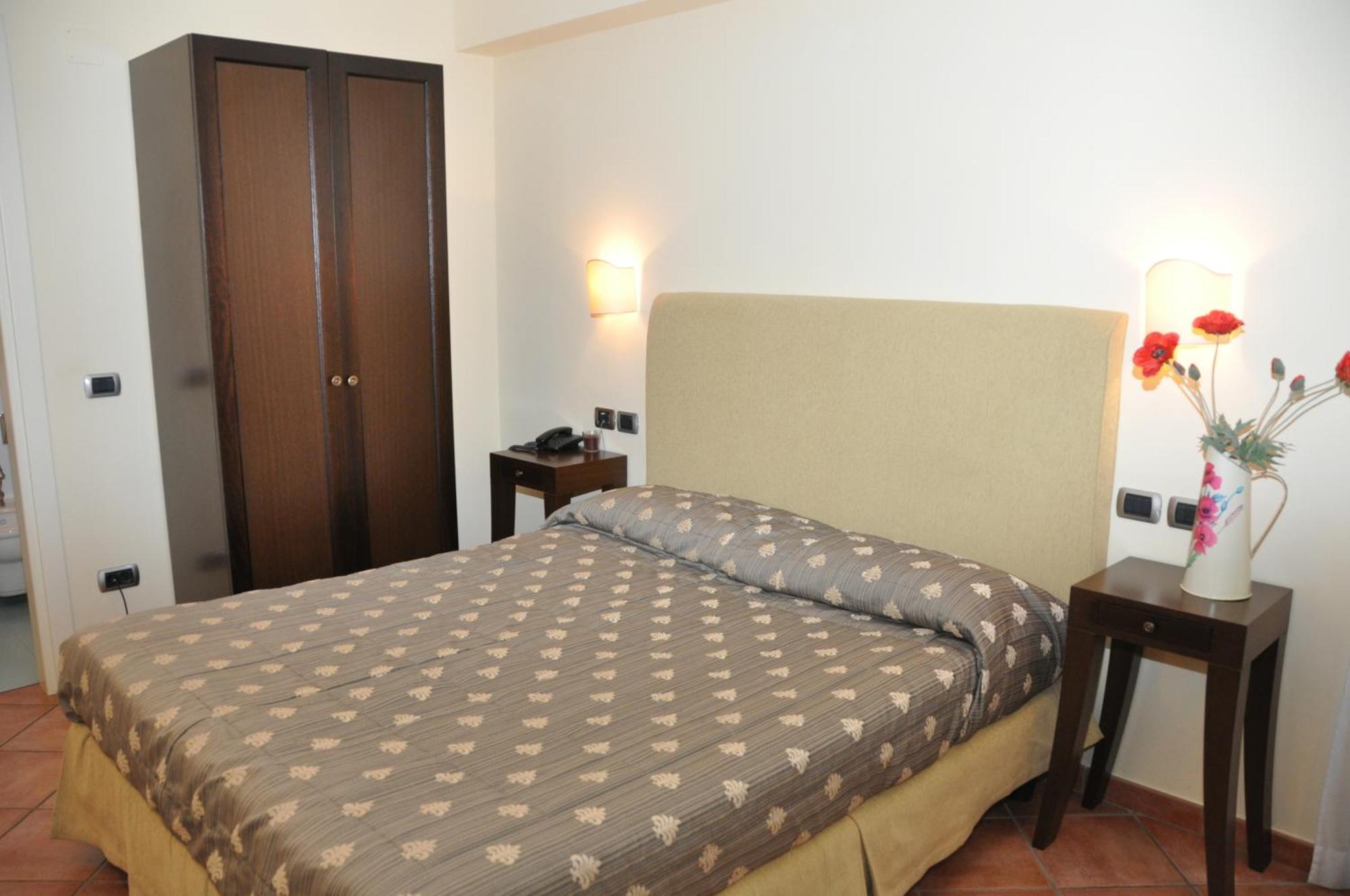Hotel Urbano V 몬테피아스콘 외부 사진